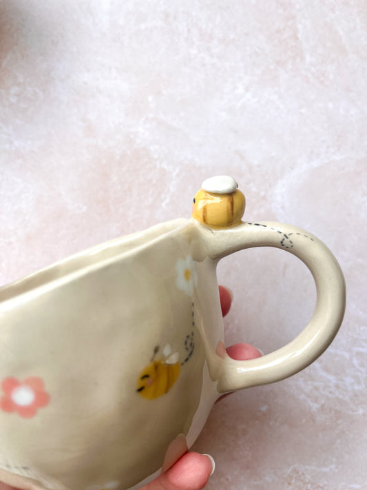 Le mug BZZBZZ🐝 (petit défaut)