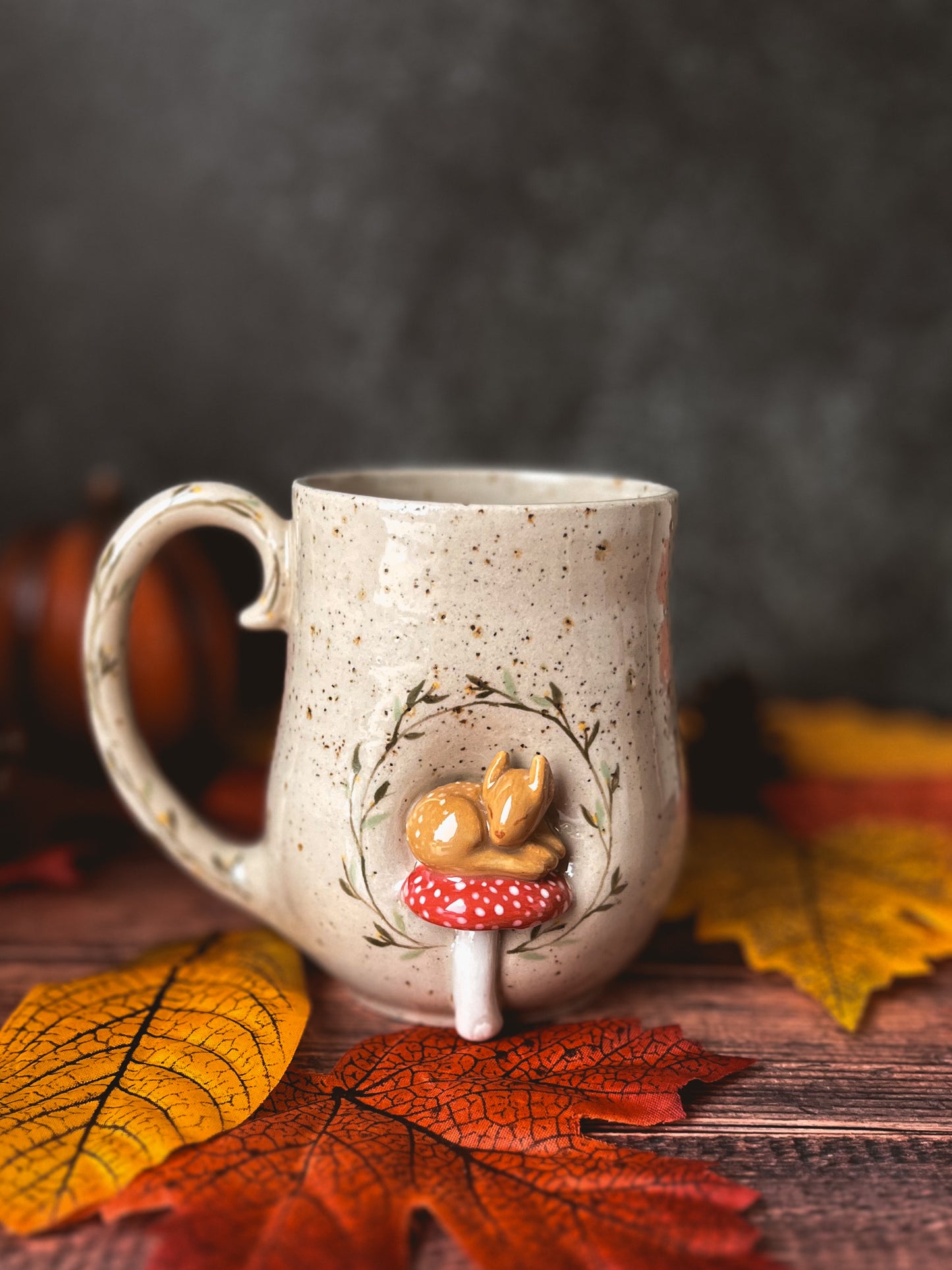 Faon sur son champignon🍄 (très léger défaut)